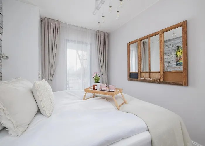 Apartment Prandoty Beautiful With Balcony Cracow By Renters Prestige Krakau